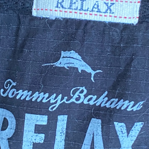 Tommy Bahamas shirts. 2 shirts MENS Size L - Picture 5 of 6